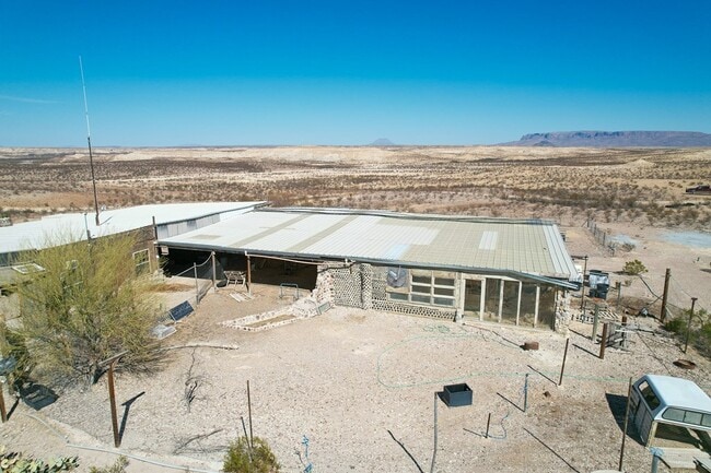 Building Photo - 400 N Smiling Dog Trail