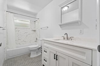 Building Photo - 751 Hummingbird Way