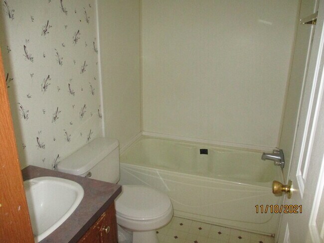 Building Photo - 133 Cypress Ln