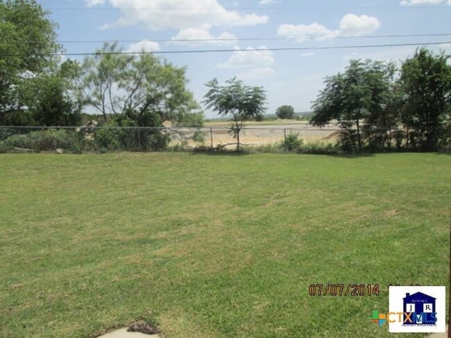 Building Photo - 2619 Phyllis Dr