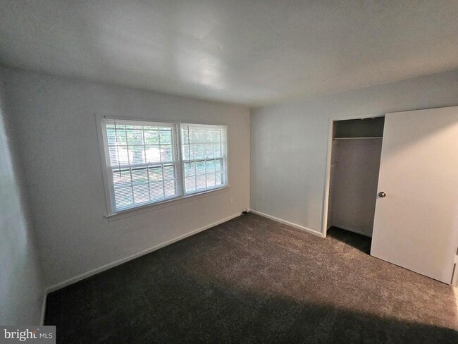 Building Photo - 49 Bonnie Ln