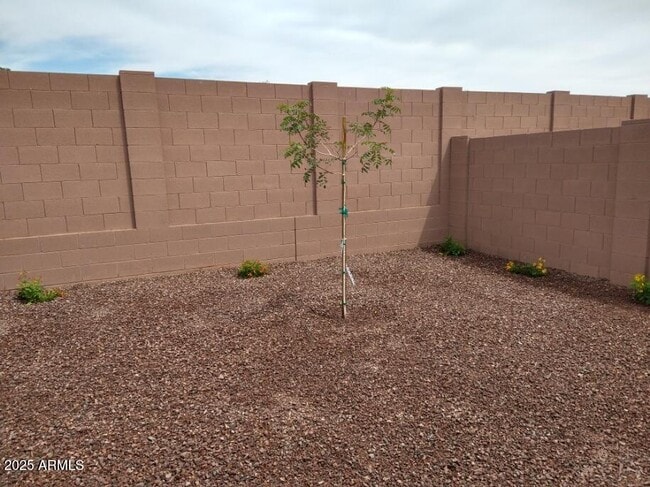 Building Photo - 8410 W Palmaire Ave