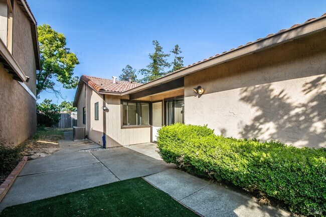 Building Photo - 2728 Almondwood Way