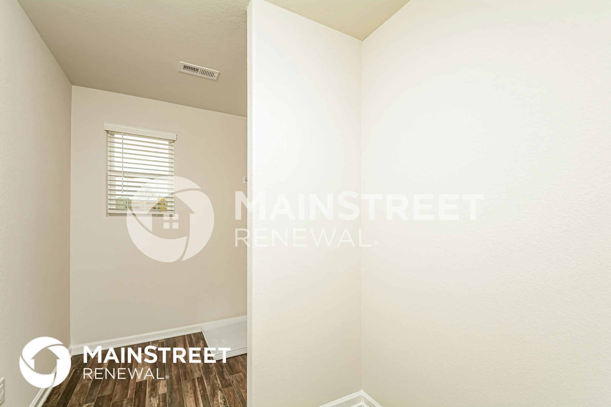 Building Photo - 489 Turning Lk Dr