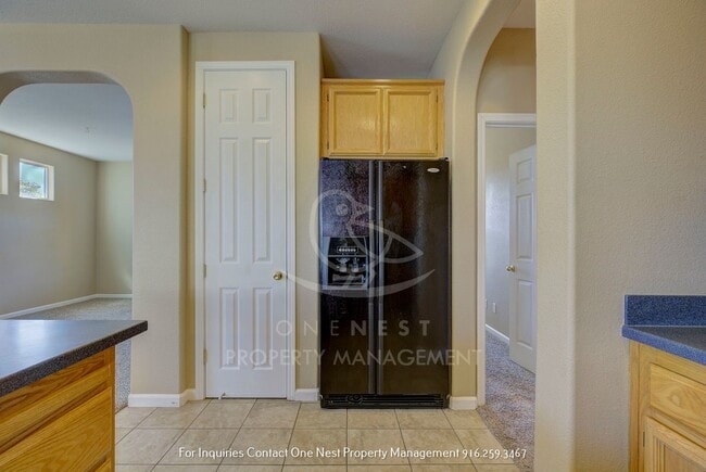 Building Photo - Beautiful 4 BD 2 BA Lincoln Home