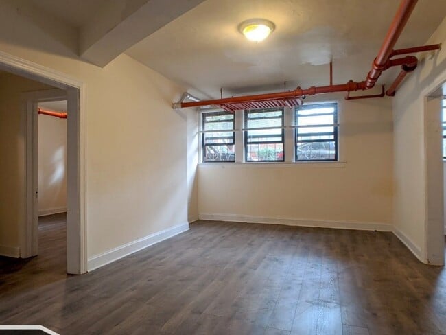 Building Photo - 3312 W Schubert Ave