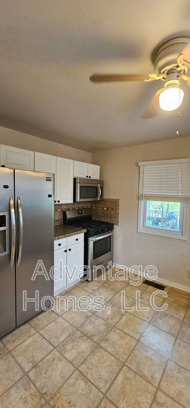 Building Photo - 4504 Terrace St