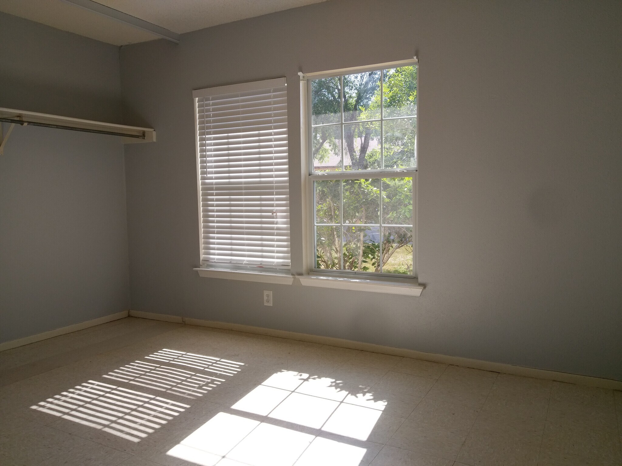 Building Photo - 2506 corian glen dr