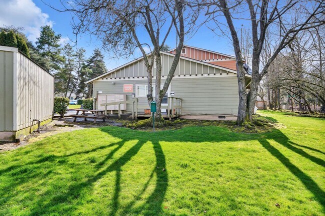 Building Photo - 2 bedroom home in Portsmouth Community!!