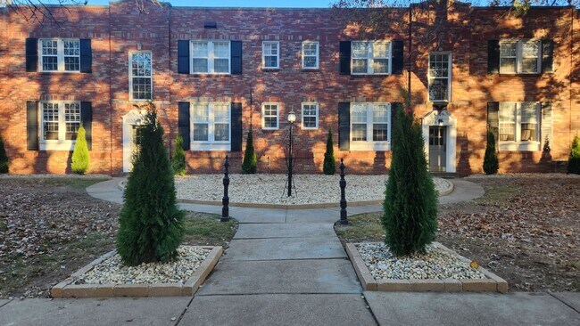 Building Photo - 1026 Sanford Ave