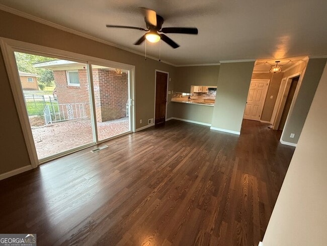 Building Photo - 412 Roberson St