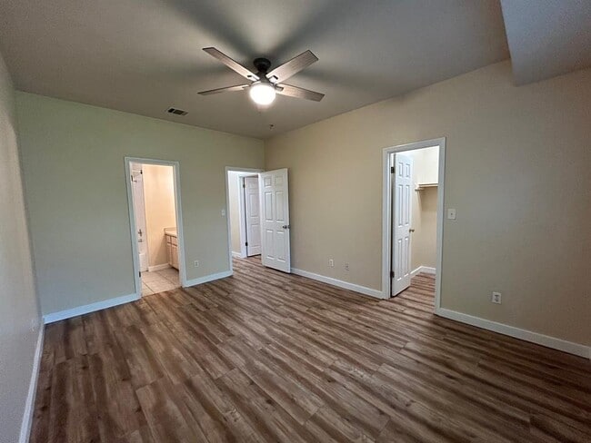 Building Photo - 8710 Weiser Dr
