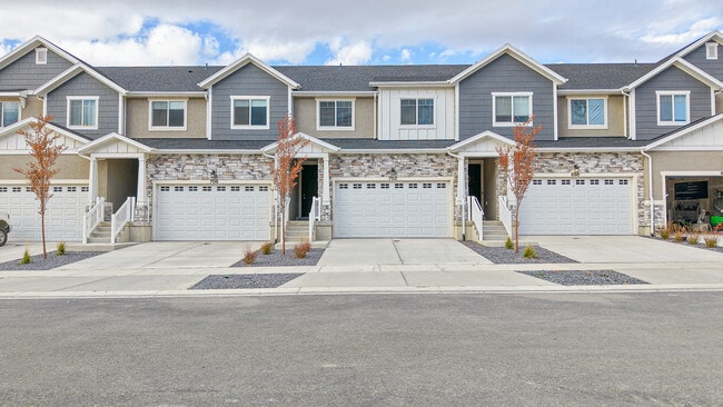 Building Photo - 702 S 4500 S