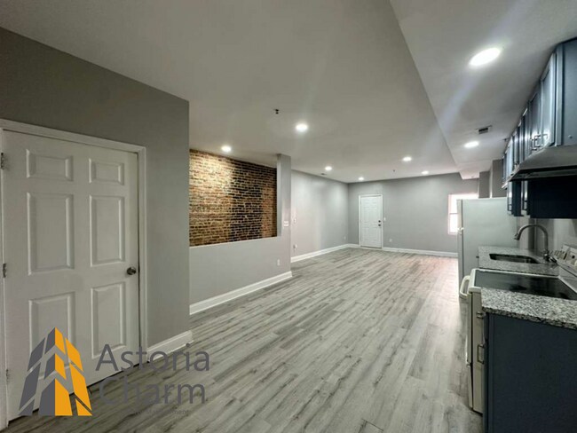 Building Photo - 1918 N Charles St