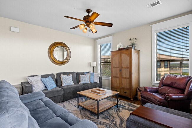 Building Photo - 18004 Edgewood Way