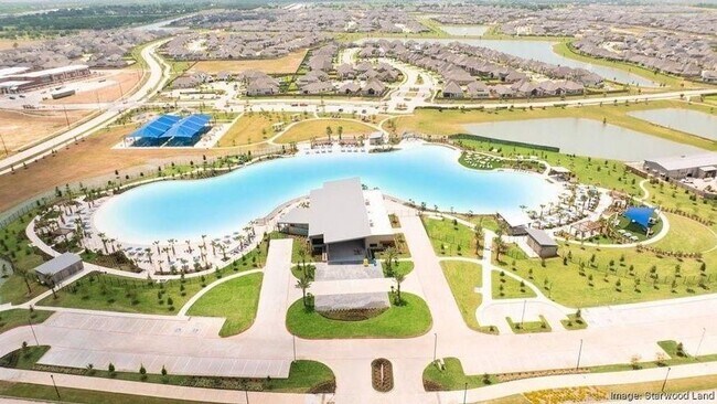 Building Photo - 27315 Blue Pool Dr