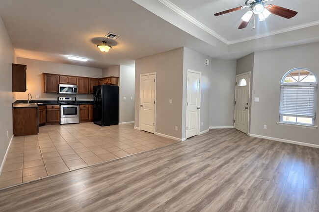 Building Photo - 410 Michael's Ct