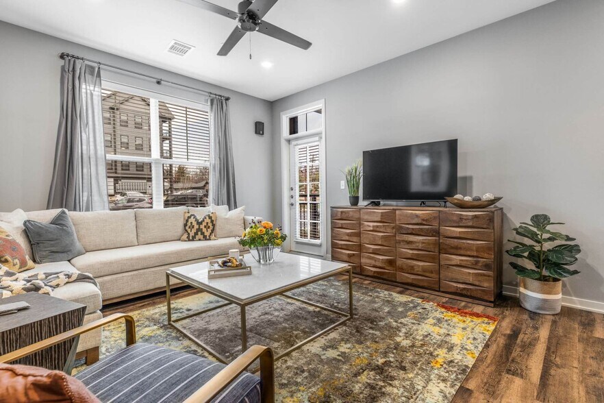 Make yourself at home here. - Meeder Flats Apartment Homes