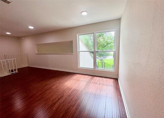 Building Photo - 20313B Sunny Shores Dr