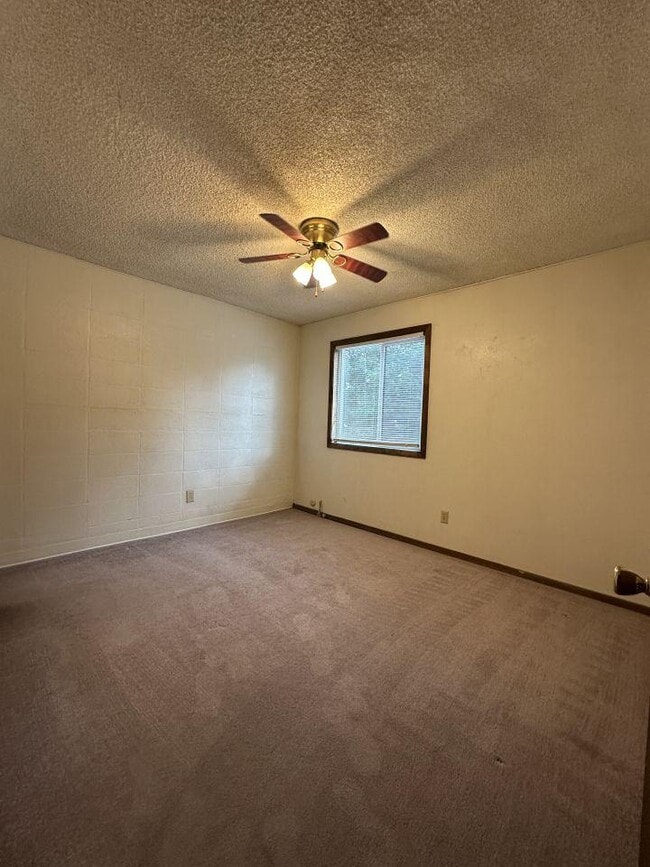 Building Photo - 2 bedroom in Billings MT 59102