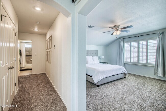 Building Photo - 7517 Red Cedar Dr