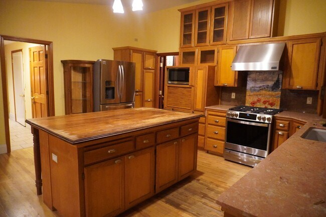 Building Photo - 24002 NE 120th Ct