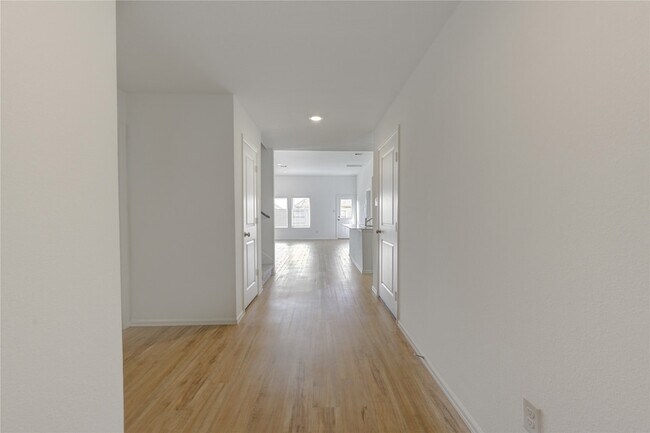 Building Photo - 3418 Spanish Oak Ln