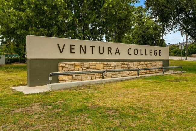 Walkable to VC - 138 S Bryn Mawr St