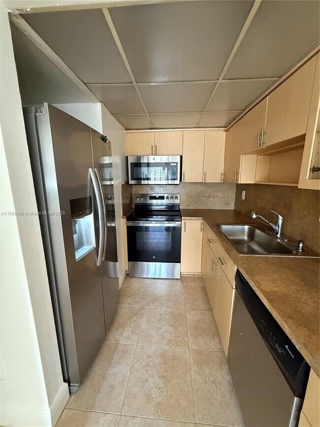 Building Photo - 14378 SW 96th Terrace