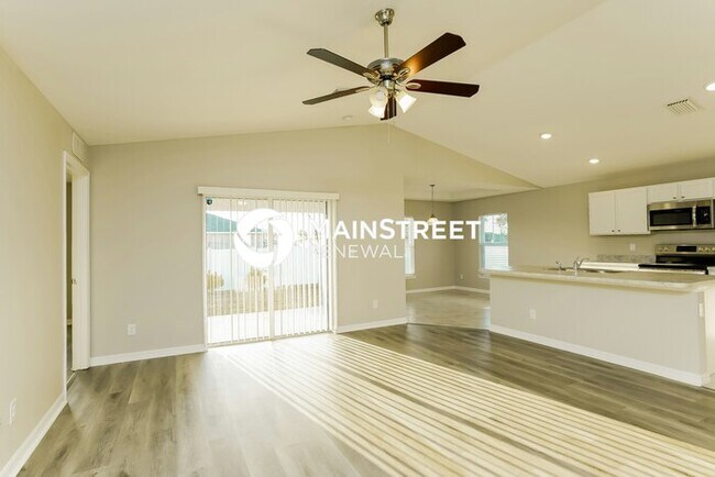 Building Photo - 4 Bedroom Pet-Friendly Home in Cape Coral, FL with Main Street Renewal