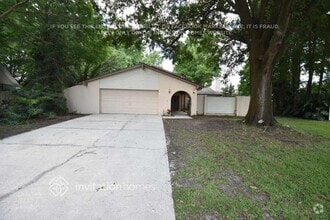 Building Photo - 15801 Knollview Dr