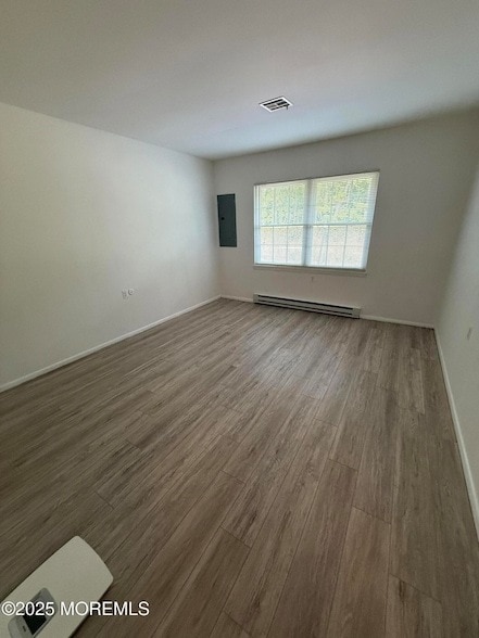 Building Photo - 1178B Clydebank Ct
