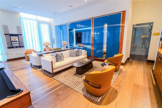 Building Photo - 2678 Tigertail Ave