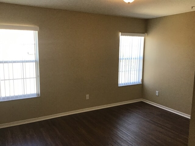 Building Photo - 10016 Caroline Park Dr