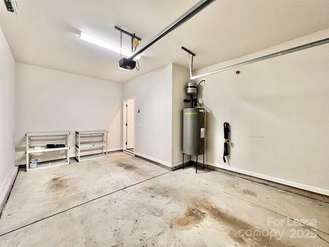 Building Photo - 5348 Somerset Hill Ln