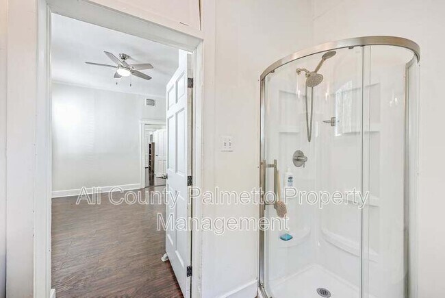 Building Photo - 341 Sumter St