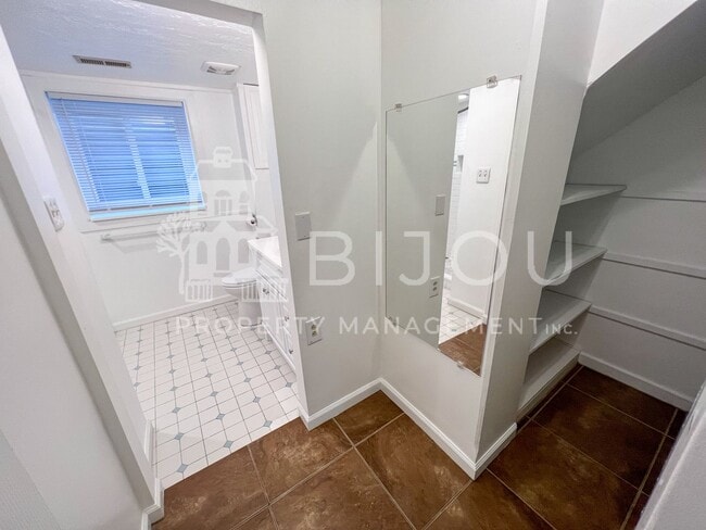 Building Photo - Corner Lot Multi-Level Home
