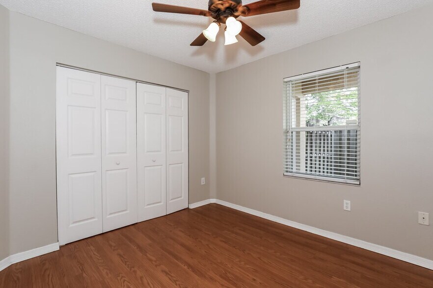 Building Photo - 428 Lakeside Cir