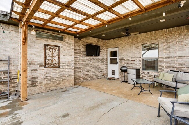 Building Photo - 806 E 19th St