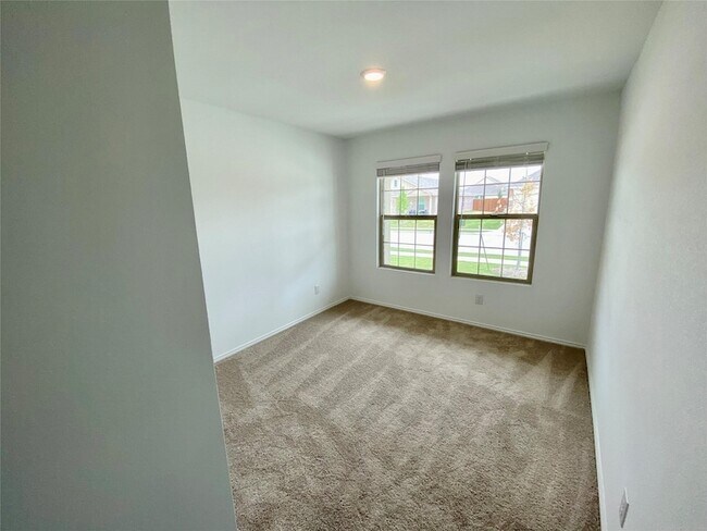 Building Photo - 1701 Madison Dr