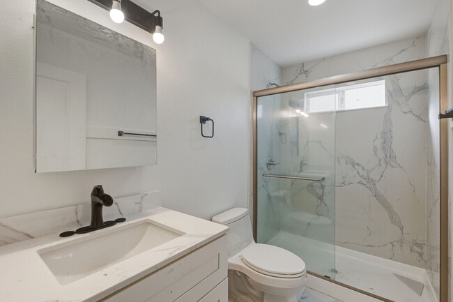 Building Photo - 1671 Mono Ave