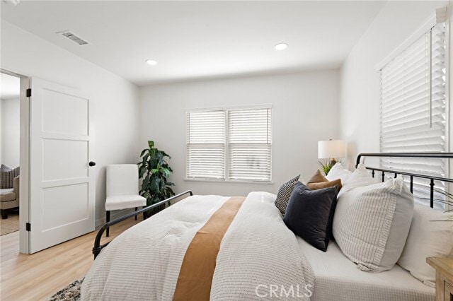 Building Photo - 267 Olive St