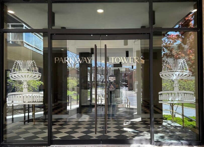 Primary Photo - 4545 Wornall Rd