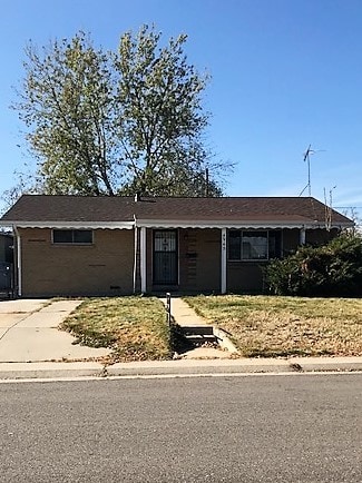 Building Photo - 4945 Wyandot St