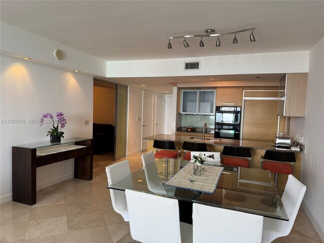 Building Photo - 1830 S Ocean Dr