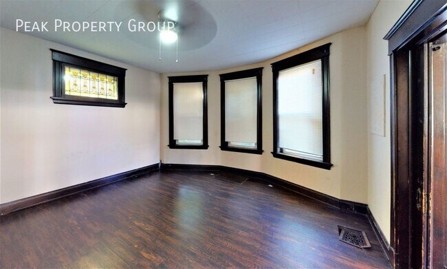 Building Photo - 2354 Stratford Ave