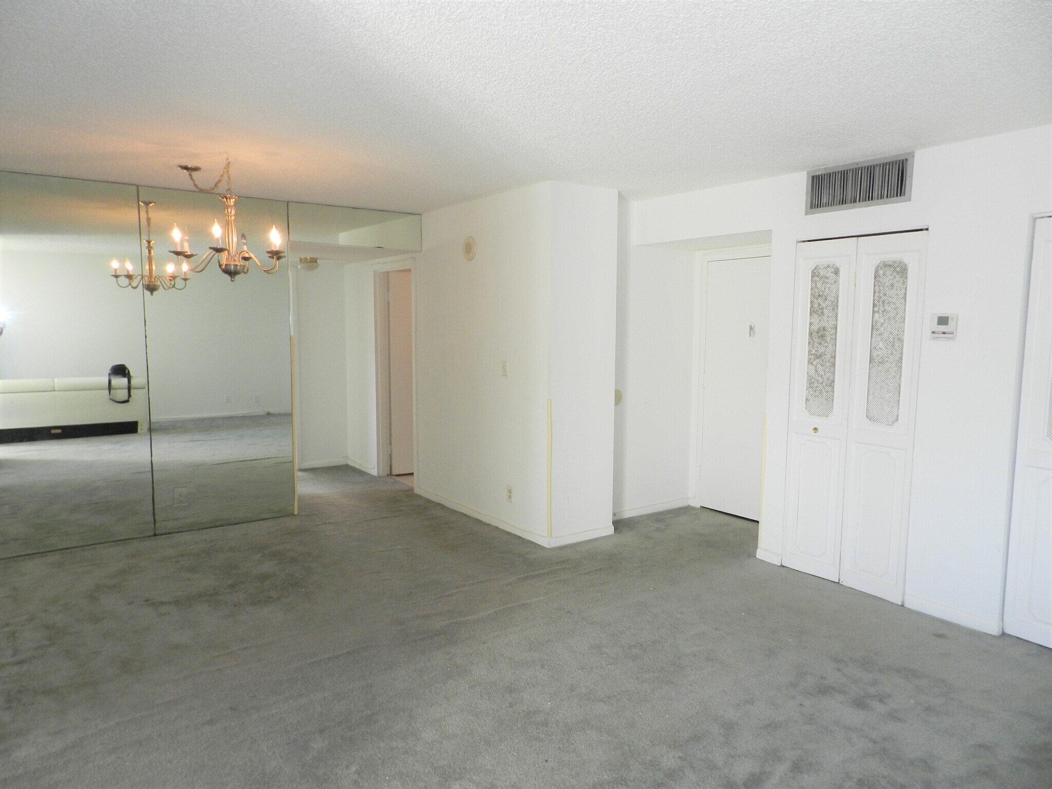 Building Photo - 17011 N Bay Rd