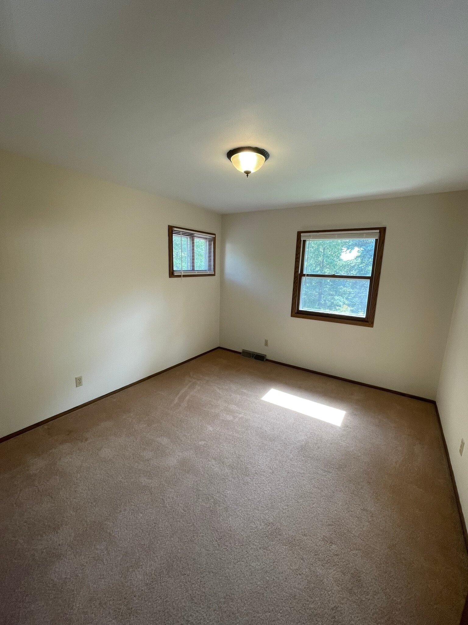 Building Photo - 611 Saint Johns Dr