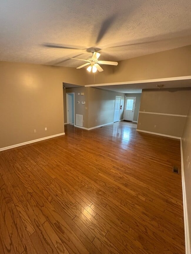 Building Photo - 1801 Brookline Ct