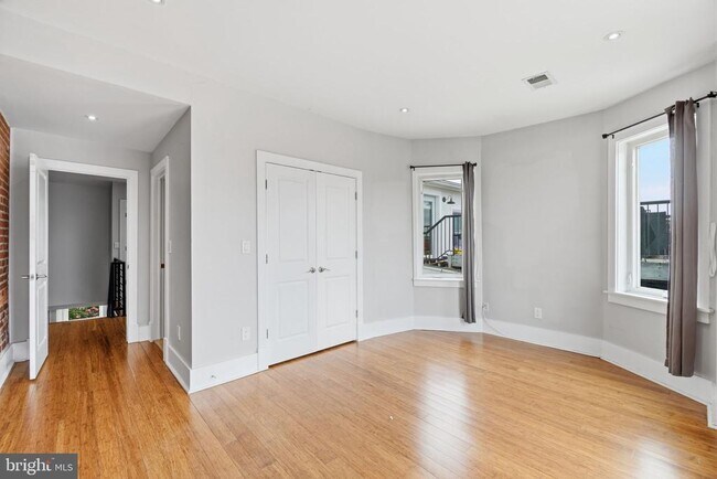 Building Photo - 2128 1st St NW